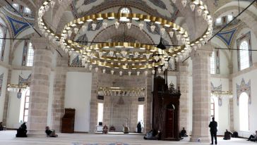 'Teze Cami' Sessiz Sedasız İbadete Açıldı