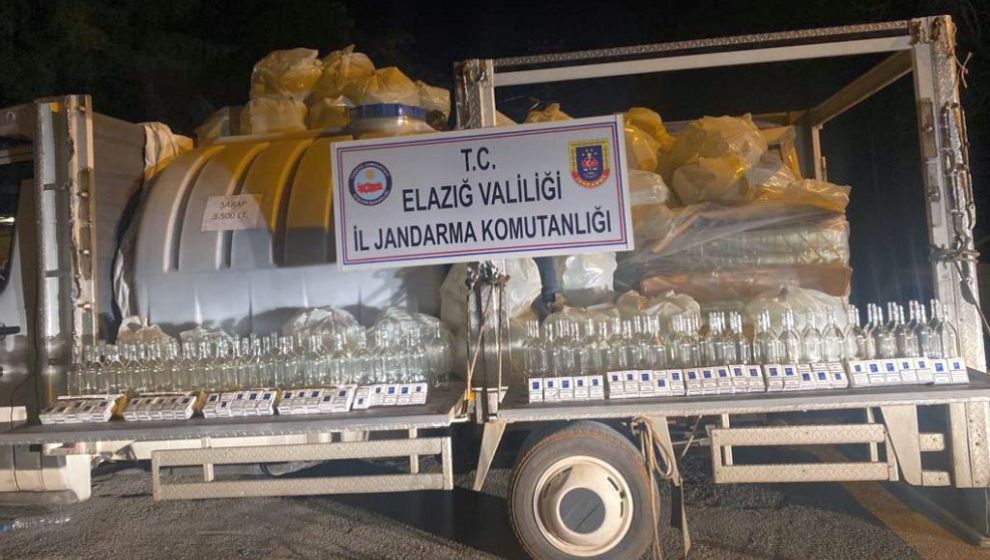 Arapgir'den Götürülmekte Olan 3,5 Ton Kaçak Şarap Ele Geçti