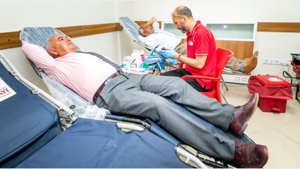 Malatya'da MASKİ Personelinden Kan Bağışı