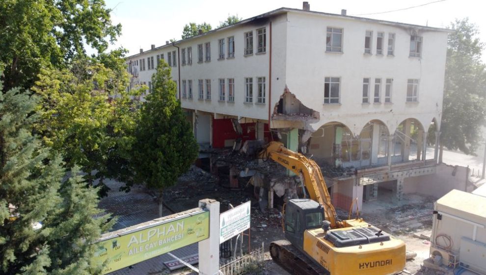 Eskimalatya Meydanı İçin Start.. Eski Kaymakamlık Binası Yıkıldı