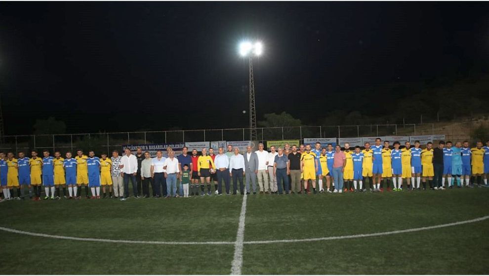 Futbol Turnuvasında Şampiyon Alikan Köyü Takımı
