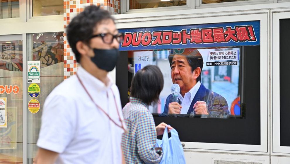 Japonya'da Eski Başbakana Suikast
