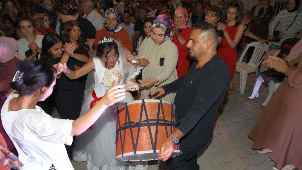 'Battalgazi Yaz Akşamları'nda Dilek Geline Özel Düğün