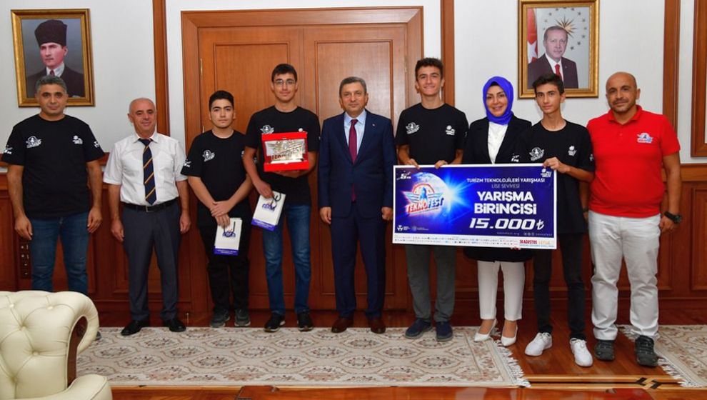 Vali Şahin, TEKNOFEST'te Dereceye Giren Öğrencileri Kutladı
