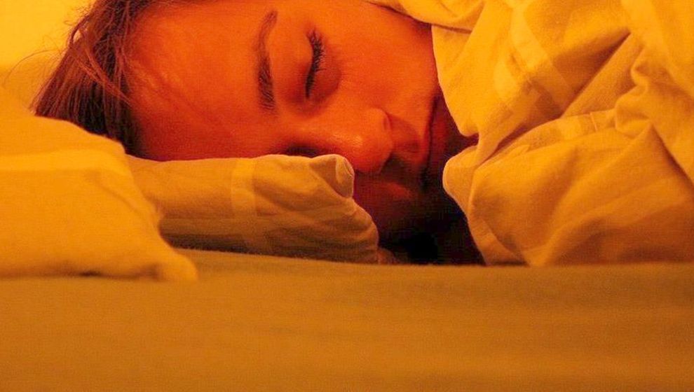 Az Uyku Hastalık, Çok Uyku Ölüm Riskini Artırıyor