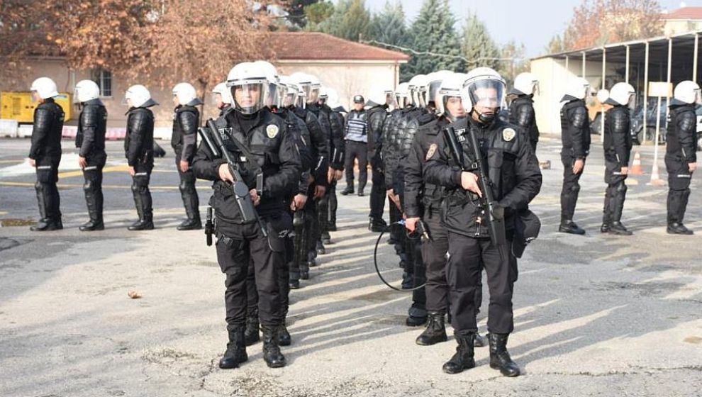 Çevik Kuvvet Polisi Tatbikat Yaptı