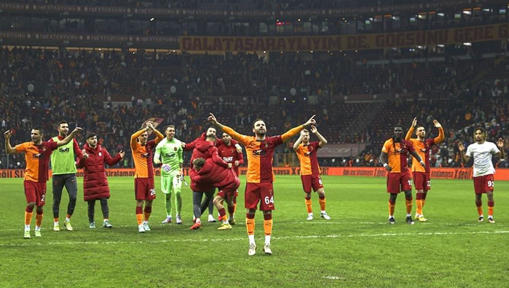 Süper Ligde İlk Yarıyı Galatasaray Lider Bitirdi