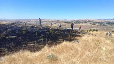 Arguvan'da Anız Yangınını İtfaiye Söndürdü