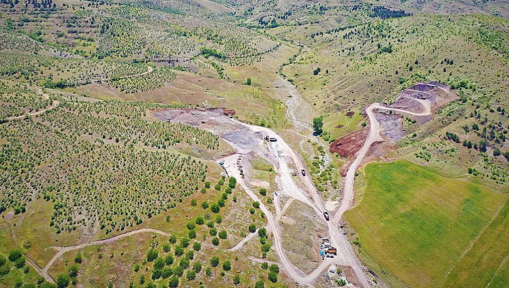 Yenice Barajı Projesinde Sıyırma Kazısı Yapılıyor