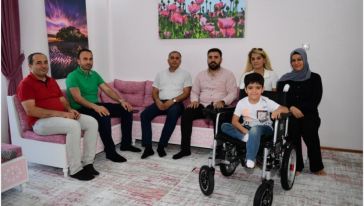 8 Yaşındaki Engelli Çocuğa Akülü Tekerlekli Sandalye