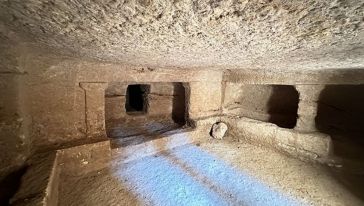 Adıyaman'da Kaçak Kazı Yapılan Yerde 1700 Yıllık Mezar Odaları Bulundu