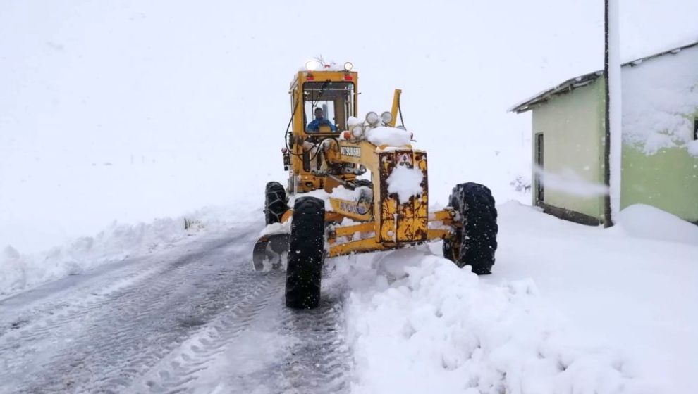 Kar Nedeniyle 129 Kırsal Mahalle Yolu Ulaşıma Kapandı