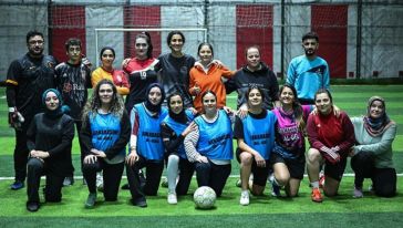 'Arkadaşını da Al Gel' İle Malatya'da da Kadın Halı Saha Futbolu