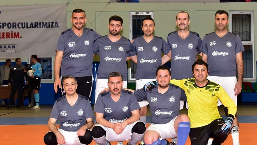 Arslantepe Futsalda Şampiyon Büyükşehir Basın..