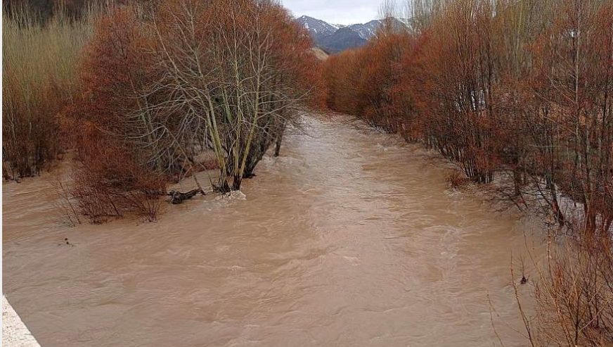 Yağmur ve Eriyen Kar Suları Kozluk Çayını Taşırdı