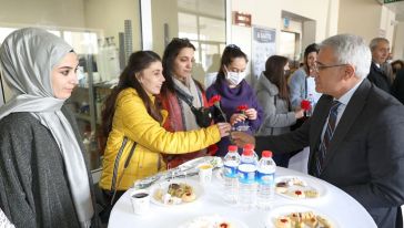 "Her Daim Sağlık Çalışanlarının Yanındayız"