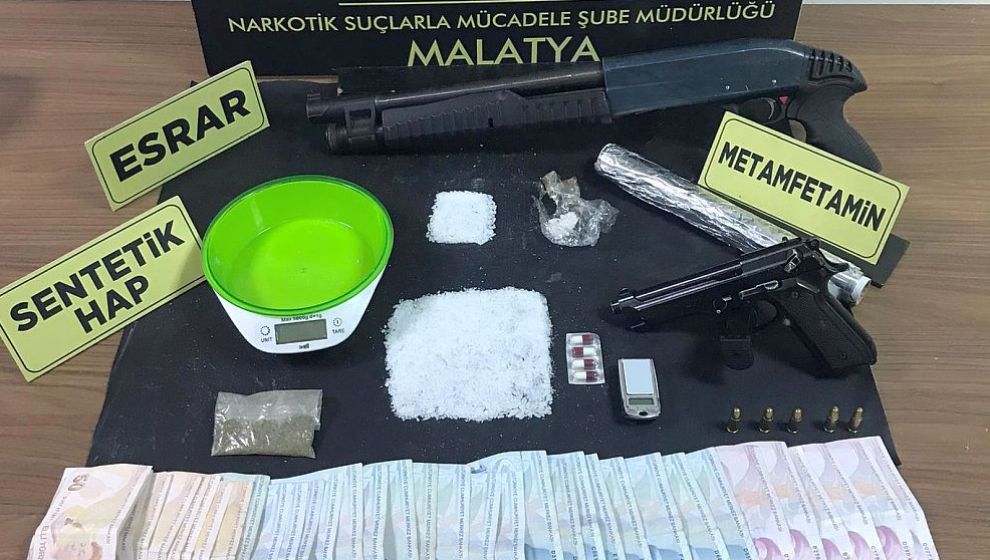 Narkotik Operasyonlarında 12 Gözaltı