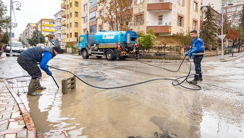 Yağışla Oluşan Göllenmelere MASKİ'den Müdahale