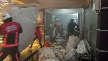 İşhanındaki Depoda Çıkan Yangın Hasara Yolaçtı