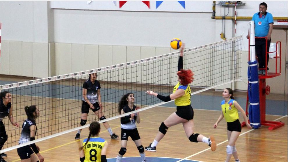 Genç Bayanlar Voleybol Yarı Final Grubu Başladı