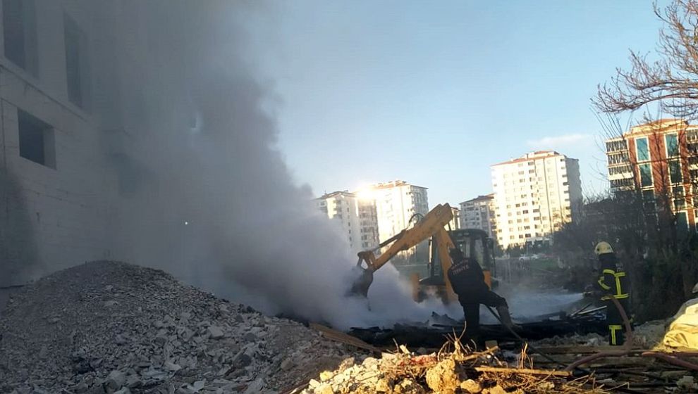 İnşaat Alanında Çıkan Yangın Söndürüldü