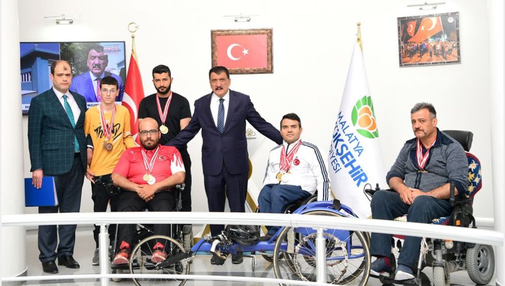 Para Atletizmde 15 Madalya İle Döndüler