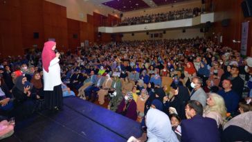 Yazar Saliha Erdim'in Konferansına Büyük İlgi