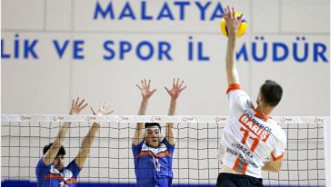 Voleybol Türkiye Şampiyonası Devam Ediyor