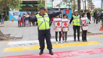 'Yayalar İçin 5 Adımda Güvenli Trafik'