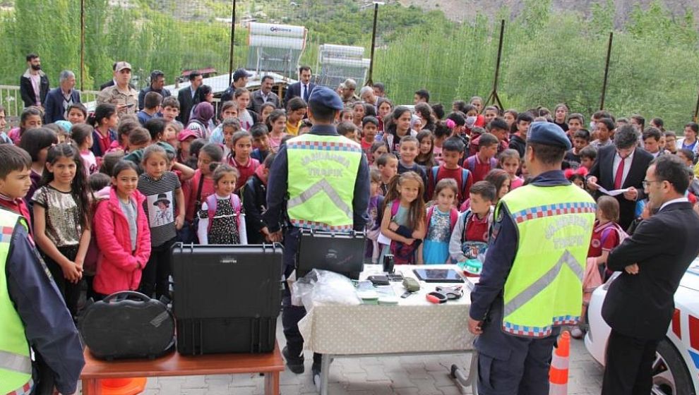 Jandarmadan Öğrencilere Trafik Eğitimi