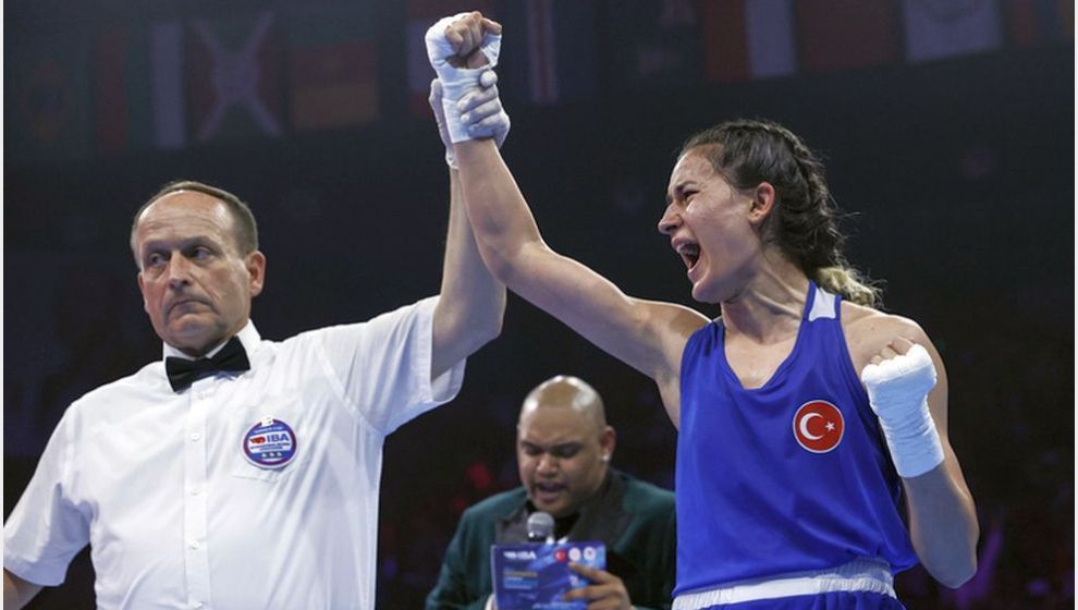 Şampiyon Hatice Akbaş'a Pazartesi Sabahı Karşılama