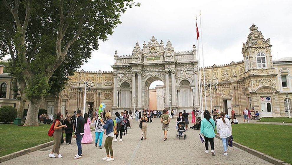 Saltanattan Cumhuriyete Geçişin Sessiz Tanığı Dolmabahçe Sarayı 166 Yaşında