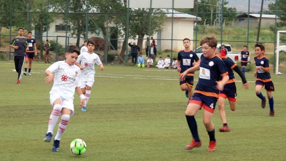 Vahap Küçük Anısına U11- U12 Futbol Turnuvası