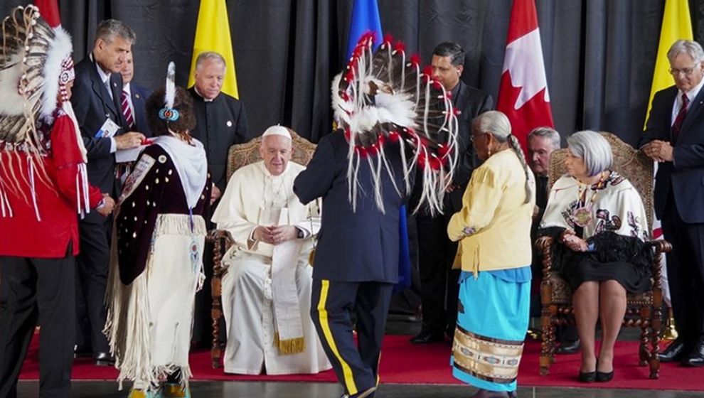 Papa, Kanada'da Kilise Okullarındaki Taciz Dolayısıyla Özür Diledi