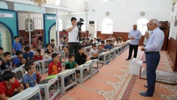 "Yolumuzu Aydınlatan Rehberimize Sımsıkı Sarılmalıyız"