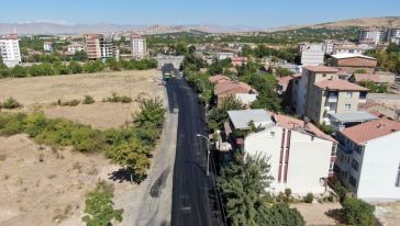 Çatyol Caddesi'nde Asfaltlama Çalışması Yapılıyor