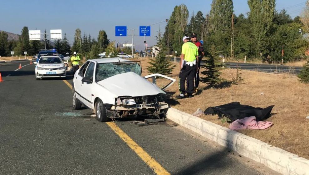 Elazığ- Malatya Yolunda Kaza:1 Ölü, 4 Yaralı