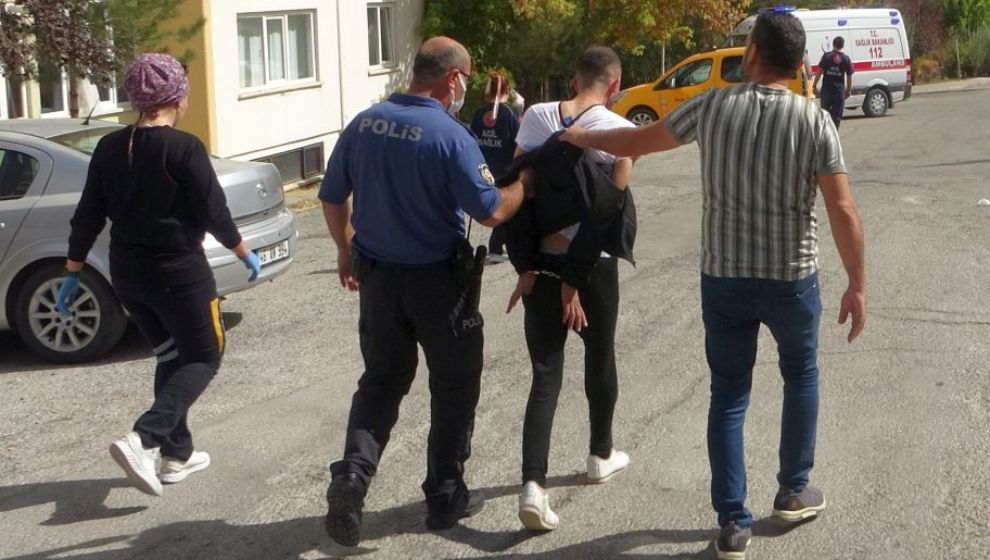 Rehine İddiası Polise Kapı Kırdırdı!