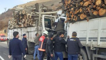 Freni Patlayan Kamyonu Önüne Geçerek Durdurdu, Faciayı Önledi