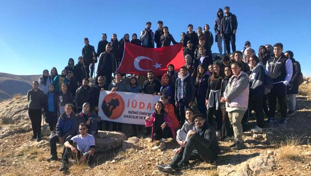 İnönü'lü Dağcılar Küçük Sivri Tepe'ye Tırmandı