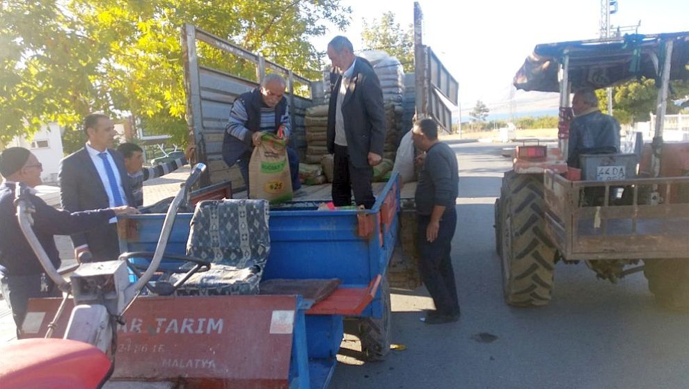 Kale'de Çiftçilere Hibe Buğday Tohumu