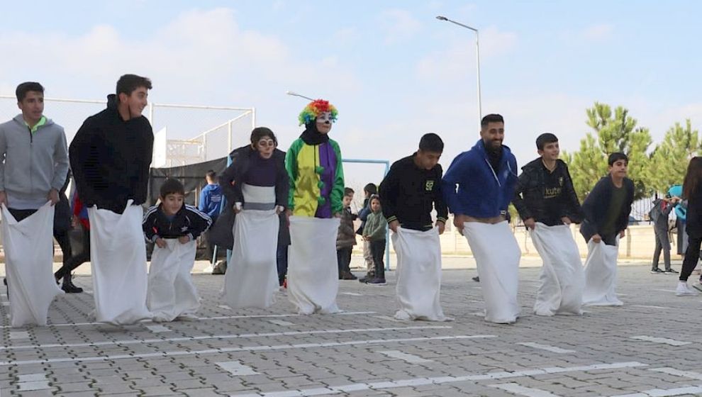 Kale'de Çocuklar İçin Şenlik Düzenlendi