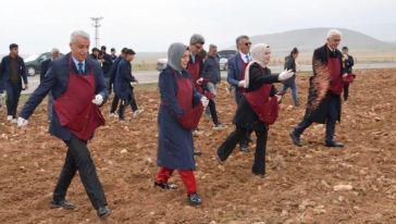 Okul Arazisine Sertifikalı Tohum Ekimi Yapıldı