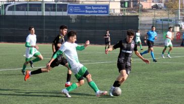 U-18 Futbolda Battalgazi Belediye Şampiyon