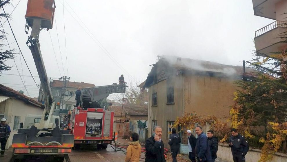 İki Ayrı Ev Yangınına İtfaiye Müdahale Etti