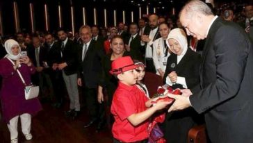 Cumhurbaşkanı Erdoğan Romanlarla Buluştu