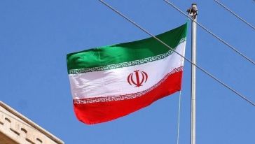 İran'da 'Başörtüsü İhlal Mesajı' Uygulaması Geri Döndü