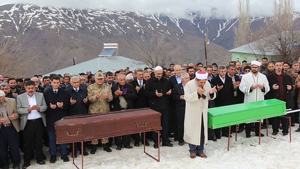 'Aslında Bu Kararı da, Bu Cüppeyi de Yırtmam Lazım!.'