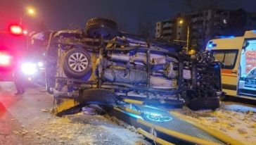 Aynı Yönde Giden Araçlar Kaza Yaptı, 1'i Ağır 2 Yaralı