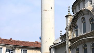 Hasarlı Minareler Tehlike Yaratıyor